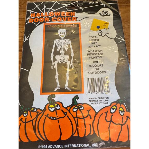 *** Halloween Skeleton Door Cover Vintage 90s NOS 1995 Spooky 30”X60” - Picture 1 of 5